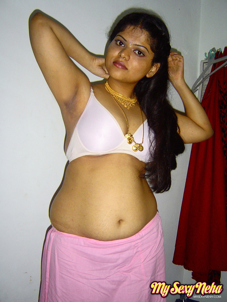 Neha Sex - Delicious Neha bhabhi stripping her pink saree off showing pussy - Indian  Sex