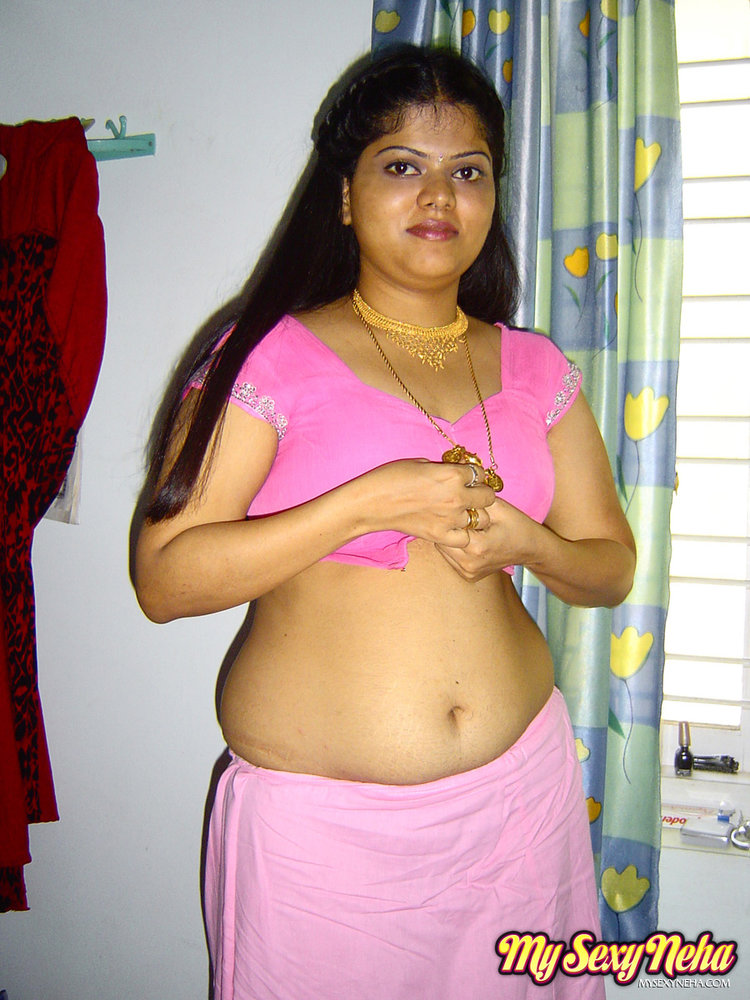 750px x 1000px - Delicious Neha bhabhi stripping her pink saree off showing pussy - Indian  Sex