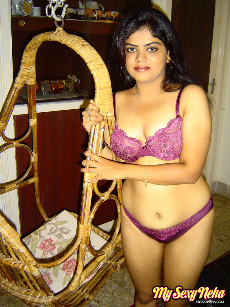 Nehaxxxcom - Neha bhabhi in her favorite under garments showing off - Indian Sex