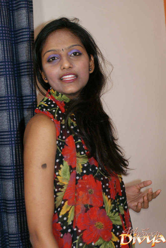 Vidya Bharti Xxx Photo - Divya bharti nari stripping her sexy saree off on camera - Indian Sex