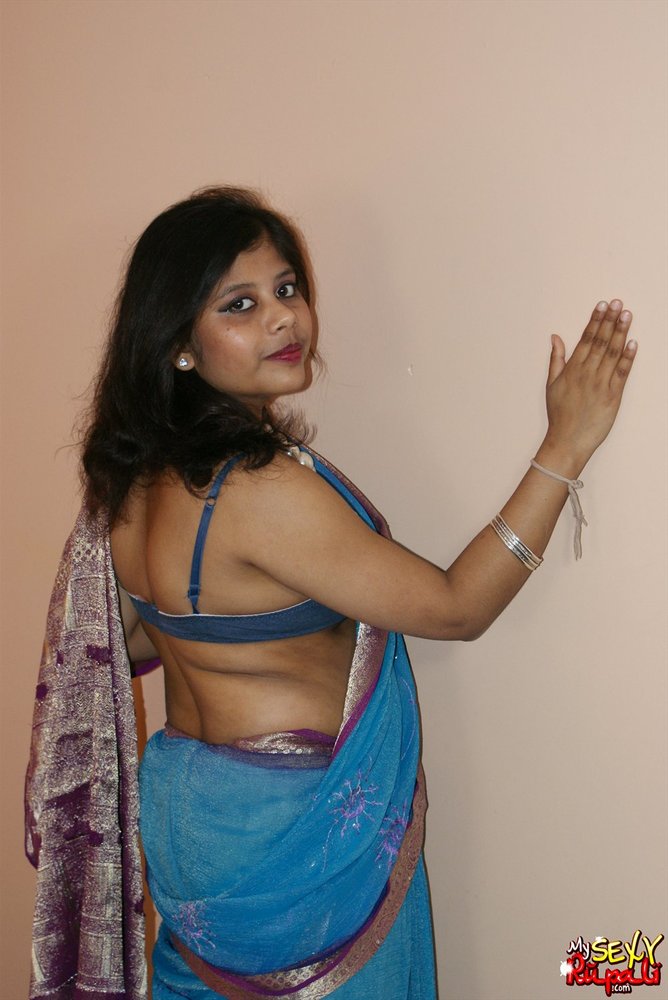 668px x 1000px - Rupali in indian saree stripping naked - Indian Sex